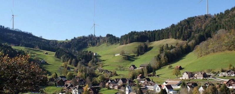 Krinau mit den geplanten Windkraftanlagen im Hintergrund