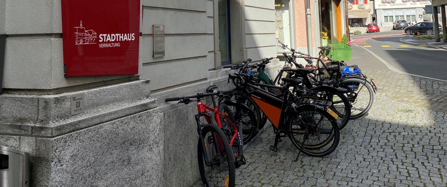 MiniVelostadt_ (etal) Rathaus von Lichtensteig mit Blick in Richtung Obertor