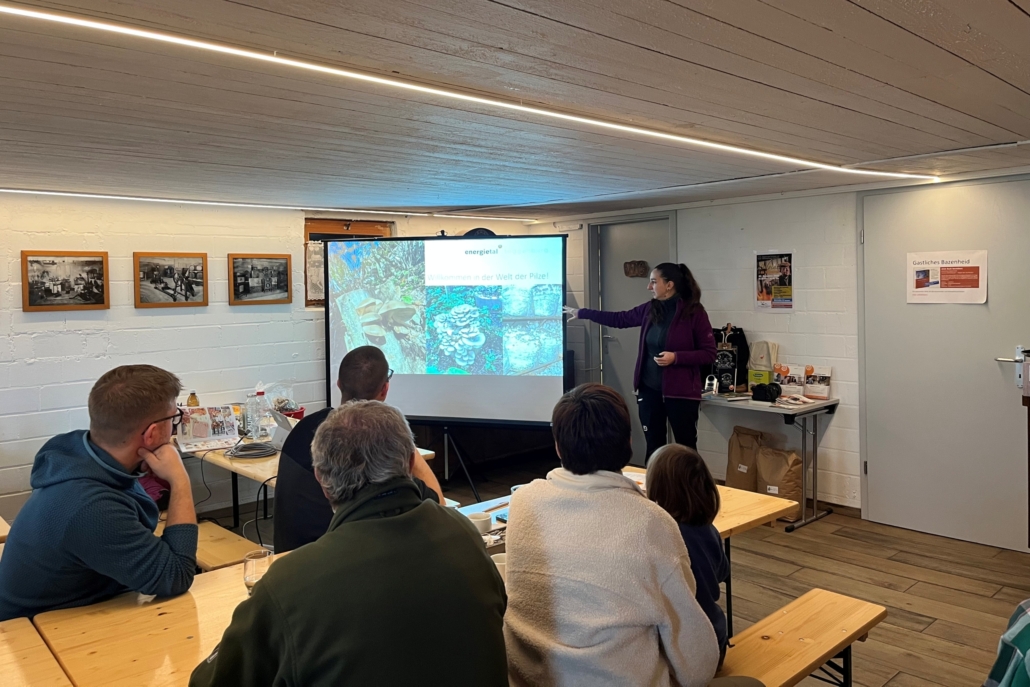 Patrizia Egloff führte an den Pilzkursen ins Thema ein