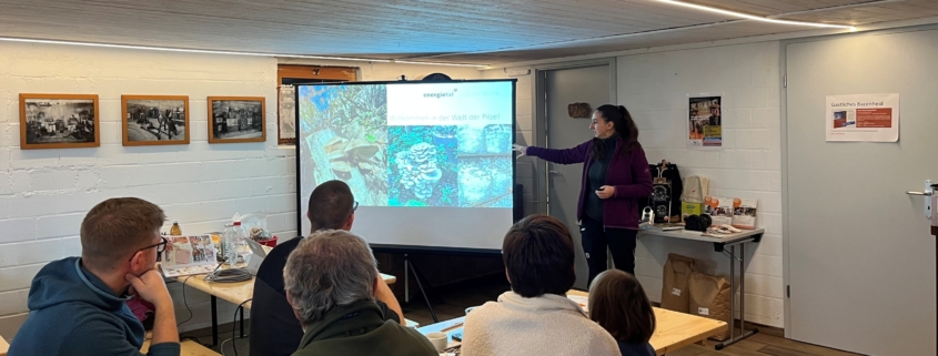 Patrizia Egloff führte an den Pilzkursen ins Thema ein