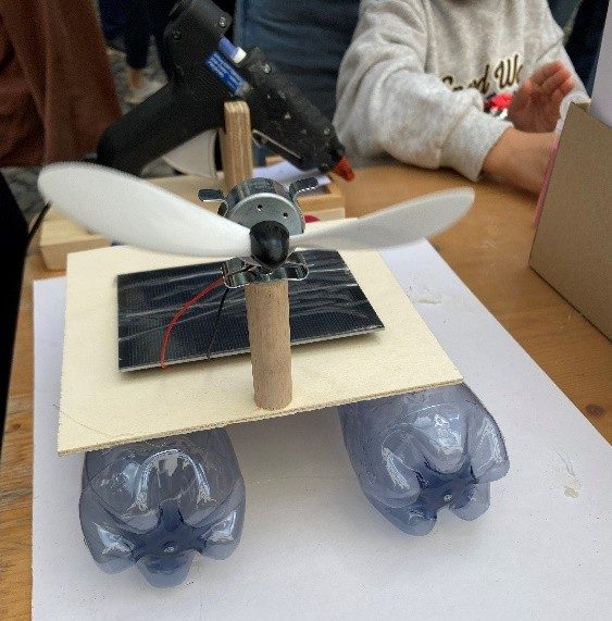 energietal toggenburg bot am Kinderfest Lichtensteig Solarboot-Basteln an